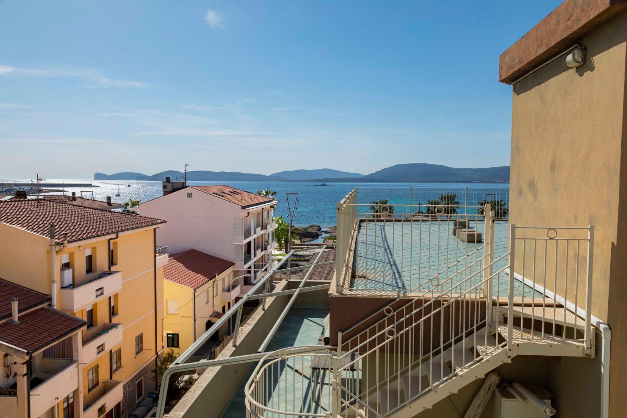 Lovealghero Stanze In Attico Vista Mare Kültér fotó